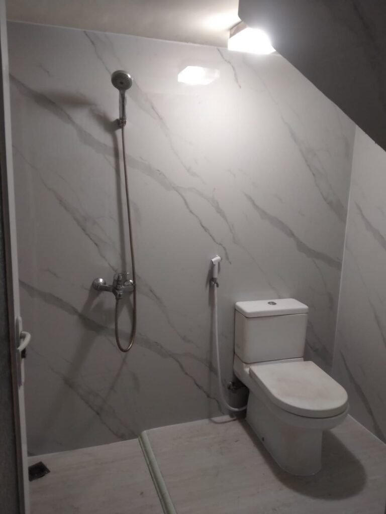 Pemasangan PVC Marmer di Kamar Mandi